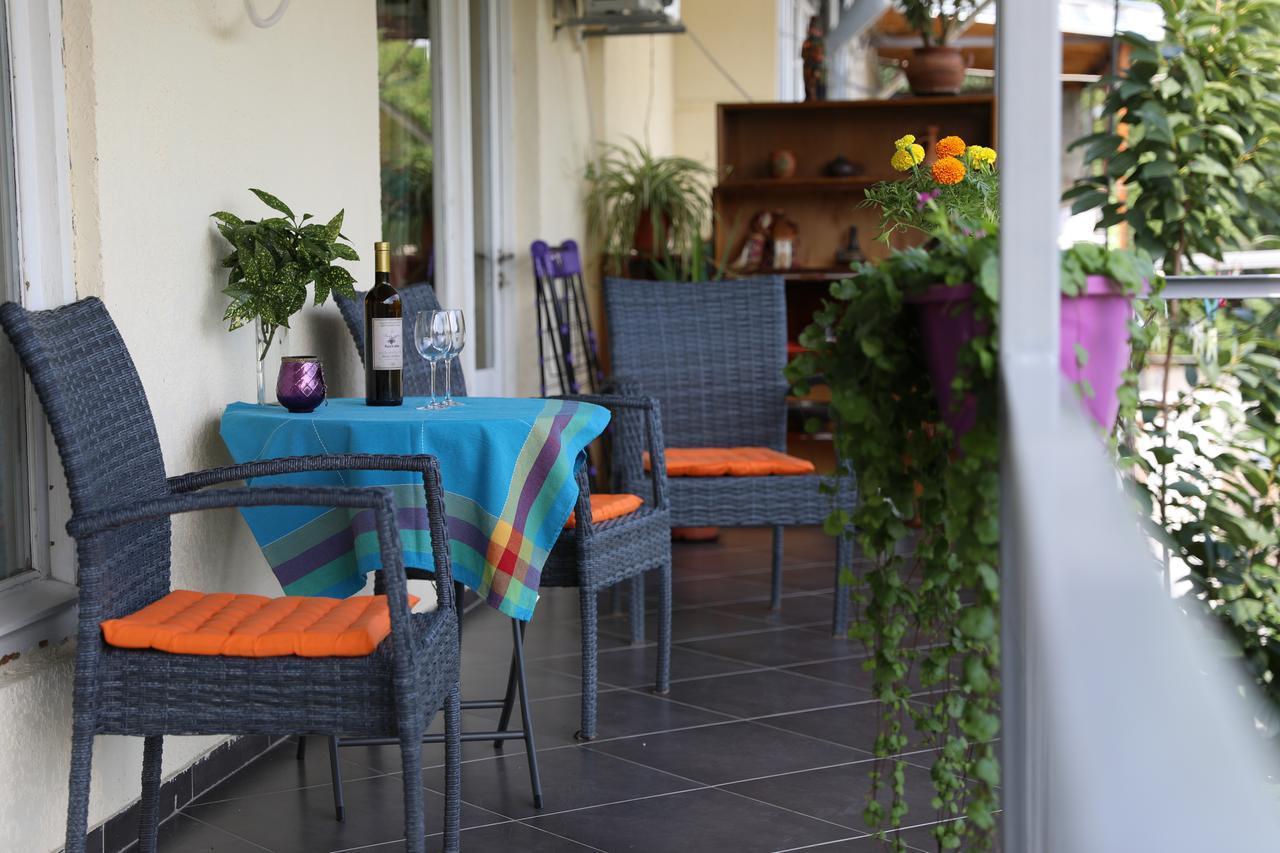 4Bd Appartaments With Cozy Garden Tbilisi Exterior photo