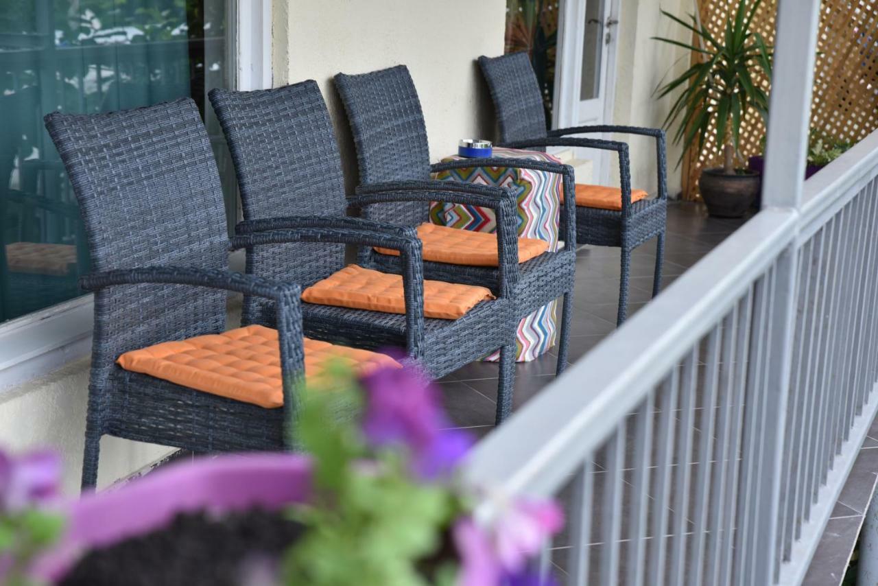 4Bd Appartaments With Cozy Garden Tbilisi Exterior photo